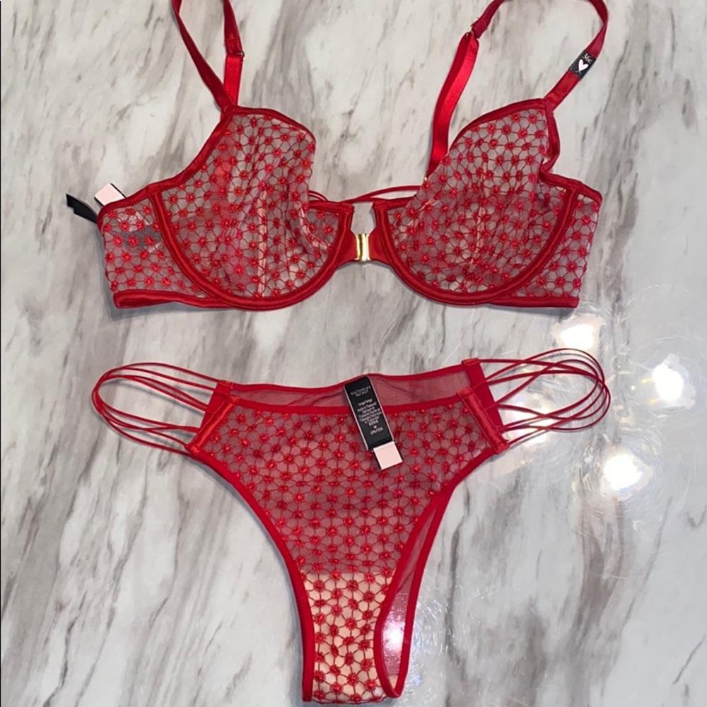 Victoria’s Secret Bra Set